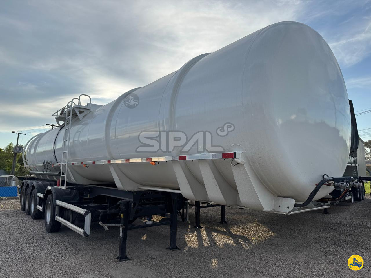 CARRETA SEMI-REBOQUE TANQUE AÇO SIPAL Implementos - NOMA SAO JOSE DOS PINHAIS PARANÁ PR